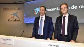 El consejero delegado de Caixabank, Gonzalo Gortázar, junto al presidente del grupo, Jordi Gual / CAIXABANK