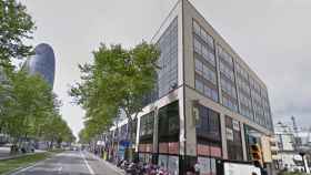 Edificio alquilado en el centro comercial de Les Glòries para alojar el departamento de Urbanismo / Google Street View