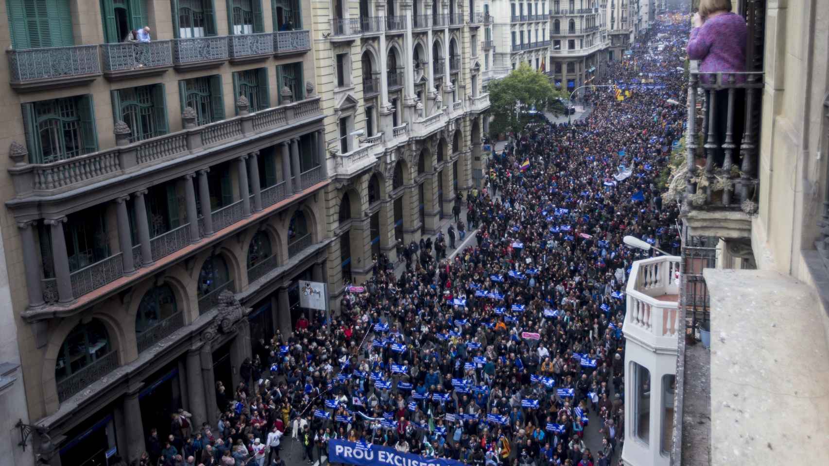 La marcha con el lema 'Volem acollir' inunda Barcelona / EFE