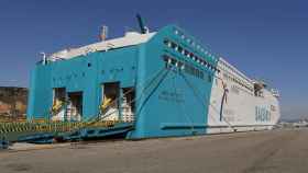 El ferry 'Abel Matutes' atracado en el Puerto de Barcelona / PORT DE BARCELONA