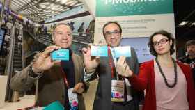 Antoni Poveda, Josep Rull y Mercedes Vidal en el MWC / Europa Press