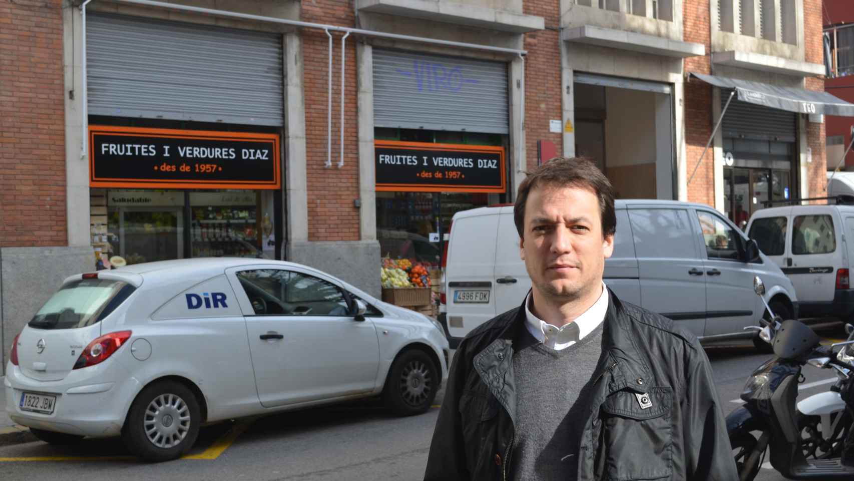 El vicepresidente de la asociación, Luis Tusell, frente al mercado de Tres Torres / XFDC