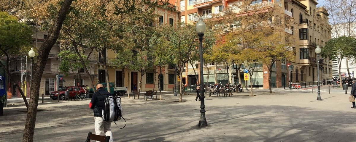 Los vecinos han pedido reiteradas veces que se instale una zona infantil en la plaza Joaquim Pena / XFDC