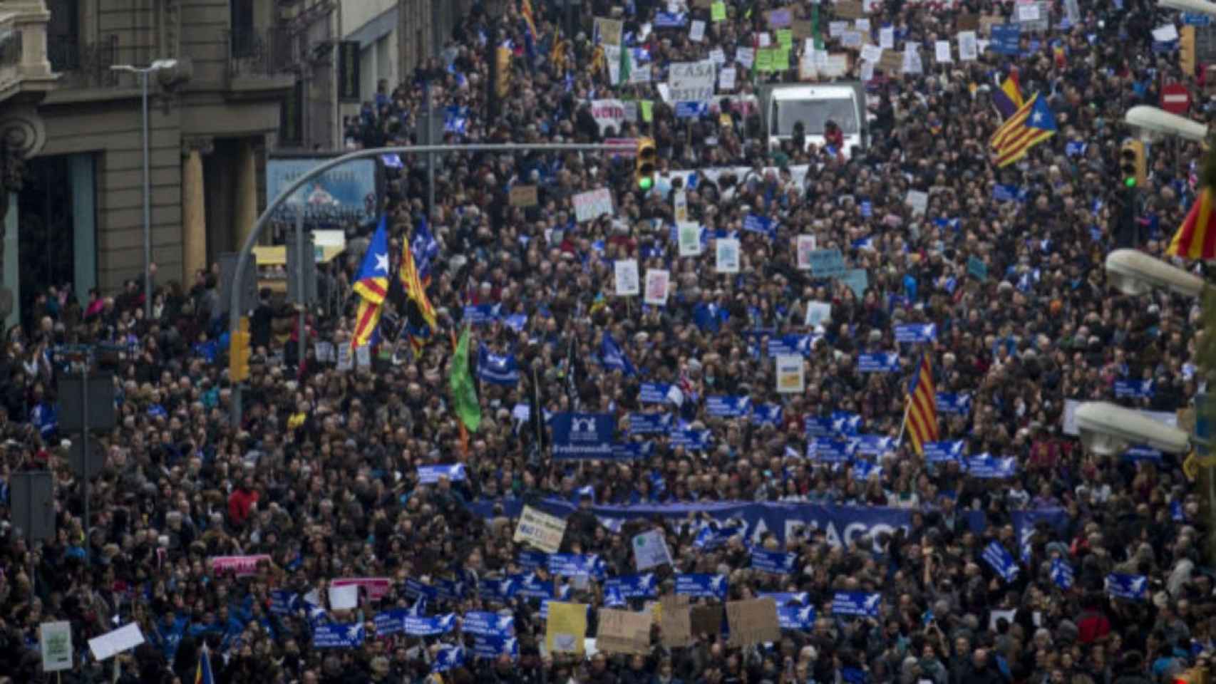 Manifestación por la acogida de refugiados en Barcelona /EFE