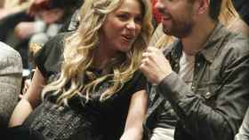 Shakira junto a Piqué en un acto / EFE