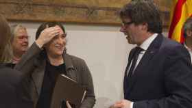 Ada Colau y Carles Puigdemont / EFE