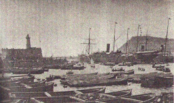 Embarque del primer Batallón de Cazadores Expedicionario en el puerto de Barcelona en 1896, rumbo a las Filipinas / AUTOR DESCONOCIDO