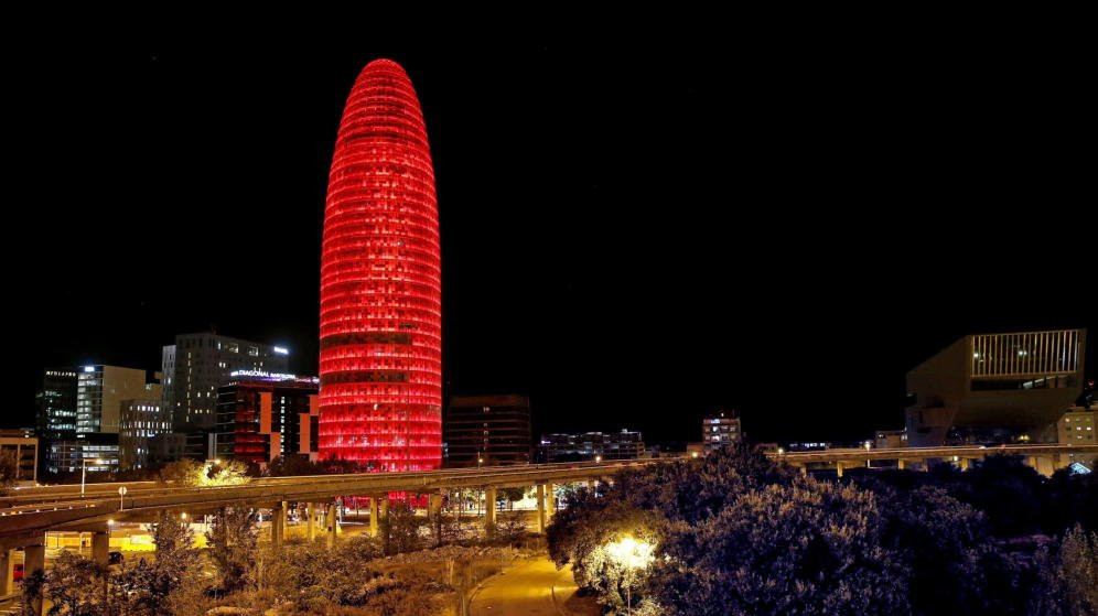 Vista nocturna de la Torre Agbar / EFE