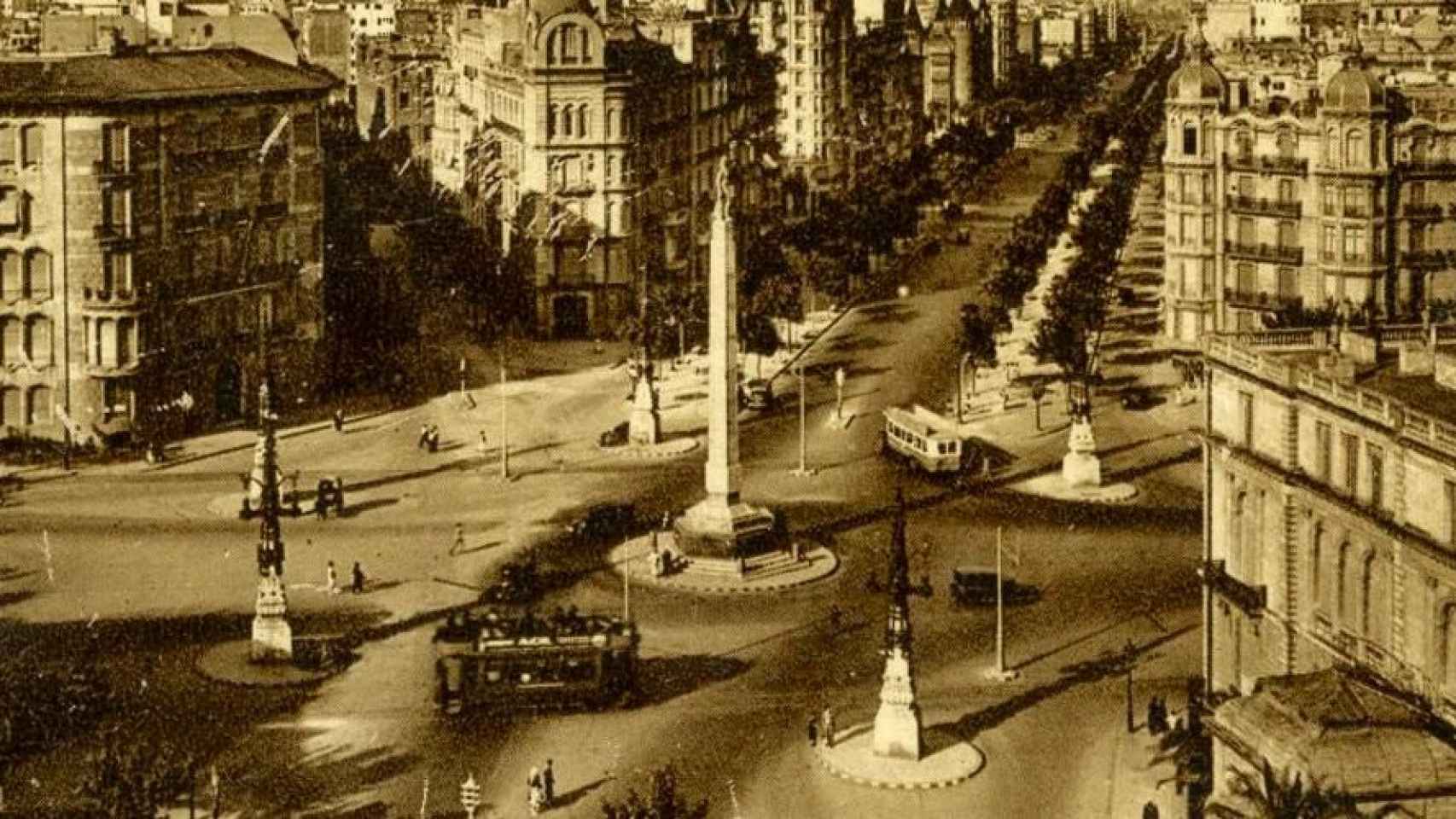 Una imagen de archivo de la plaza Cinc d'Oros en 1931 / Arxiu Municipal del Districte de Gràcia (AMDG)
