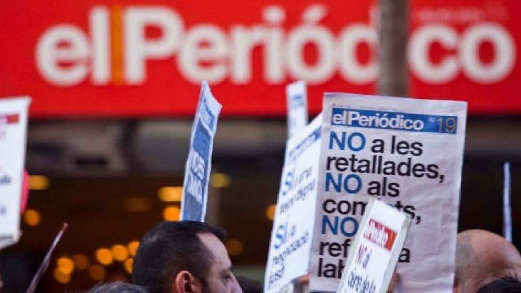 Imagen de archivo de una protesta de los trabajadores de 'El Periódico' y 'Sport'  / EFE