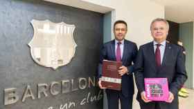 El presidente del Barça, Josep Maria Bartomeu, y el rector de la UB, Joan Elias / Europa Press