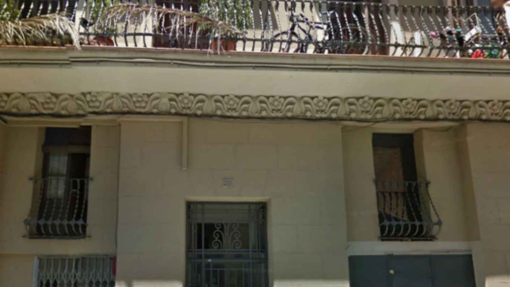 Imagen del portal del edificio de Leiva 37 / Google Street View