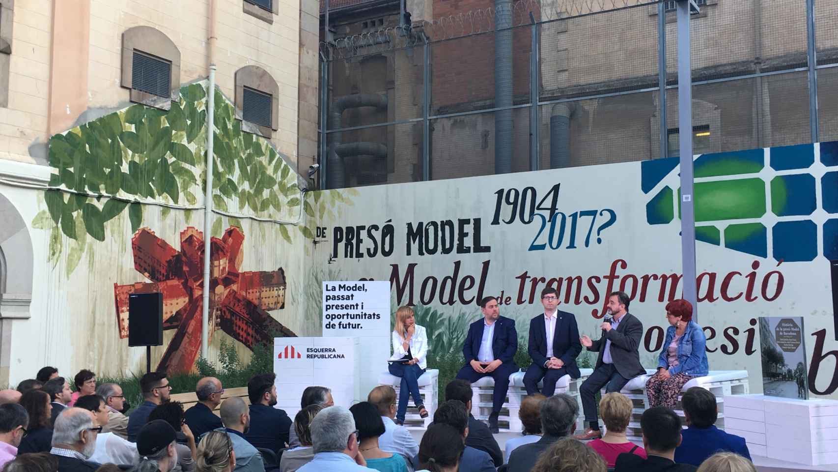 Junqueras, Mundó, Bosch y Capdevila en un acto de partido junto a La Modelo / M.S.