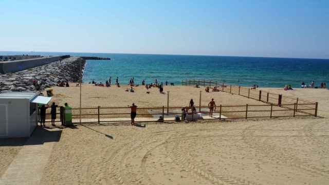 La zona acotada para perros en la Playa de Llevant / AM