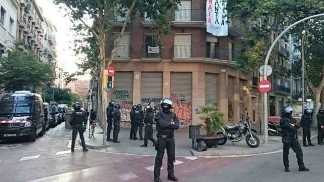 Desalojo de un edificio okupado / @novarimaia