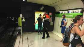 Detención de un supuesto carterista en la parada de metro de Drassanes / PABLO ALEGRE