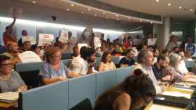 Protesta en la comisión municipal de Derechos Sociales / EUROPA PRESS