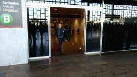 Área de llegadas del Aeropuerto de Barcelona / PABLO ALEGRE