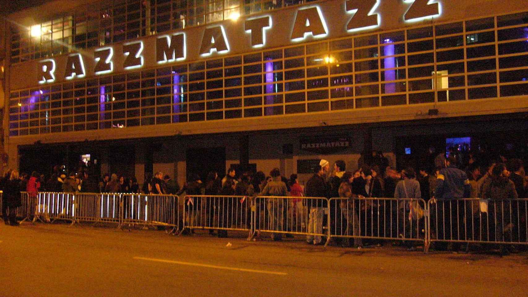 Exterior de la discoteca Razzmatazz / Gabriel Vidal