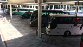 Autobuses en el Aeropuerto de Barcelona / PABLO ALEGRE