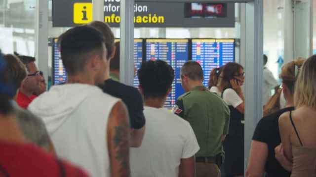 Colas en el Aeropuerto de Barcelona en una nueva jornada de huelga / ARNAU MAS