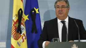 El Ministro de Interior, Juan Ignacio Zoido, en la rueda de prensa tras los atentados / EFE