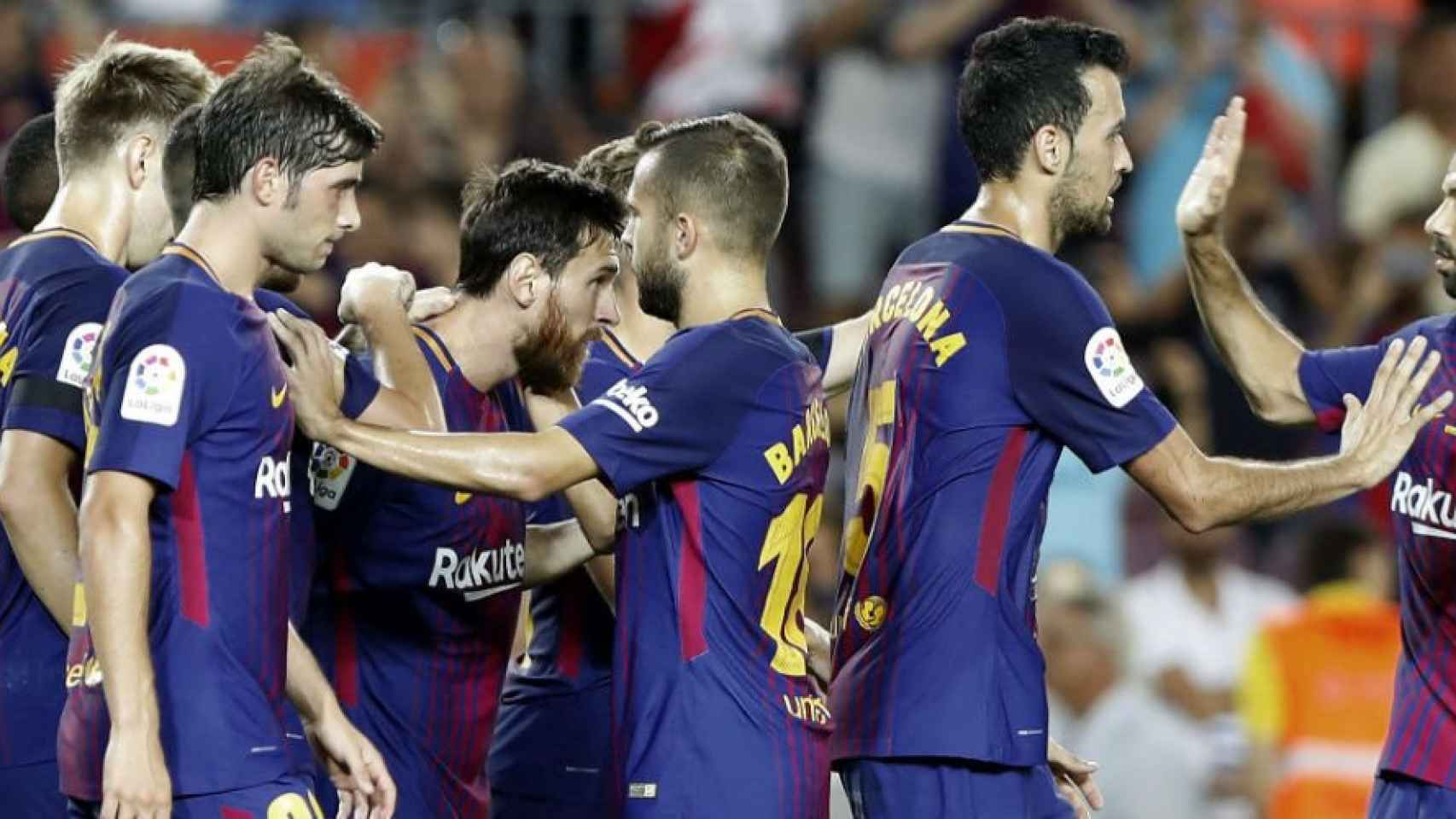 Los jugadores del Barça celebran el primer gol ante el Betis / EFE