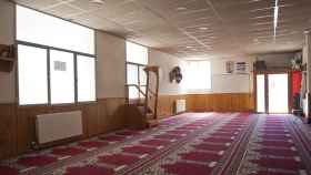 Interior de la mezquita Islámica Annour de Ripoll, en la que el imán Es Satty guiaba las oraciones / EFE - Robin Townsend