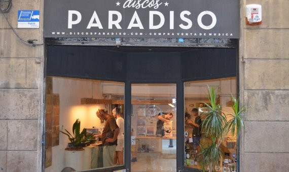 Discos Paradiso / ANDREA ROMANOS