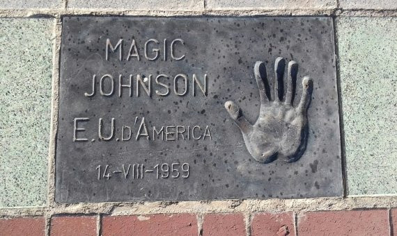 Losa con la mano de Magic Johnson/J. S.