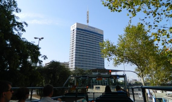 Hotel Torre Catalunya desde un autobús turístico