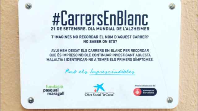 Placa de la campaña 'Carrers en blanc'