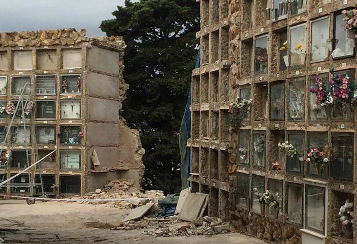 Los nichos afectados por el derrumbe en el Cementerio de Montjuïc / CRISTINA GARCÍA