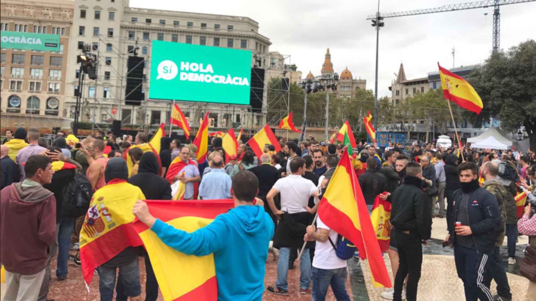 Manifestantes en Plaza Cataluya / La Falange
