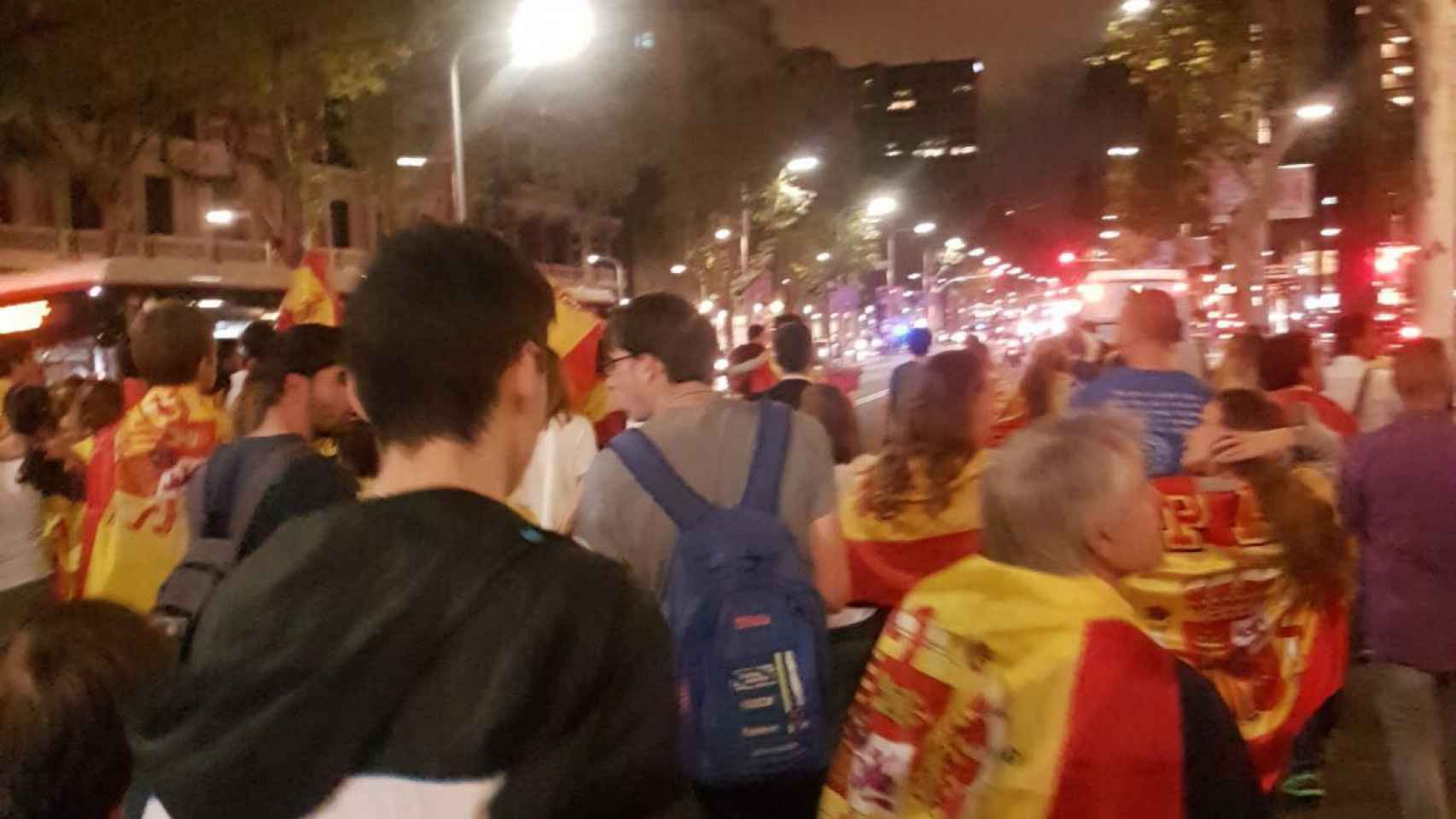 Manifestantes por la unidad de España en Barcelona