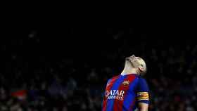 Andrés Iniesta renueva de por vida con el Barça / EFE