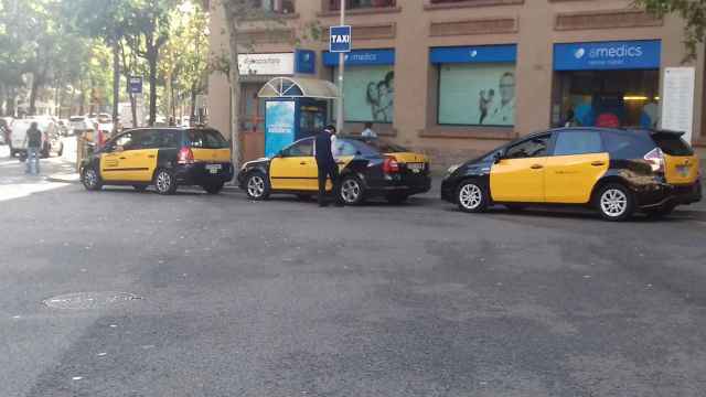 Los taxistas vuelven a la huelga contra las licencias VTC / JORDI SUBIRANA