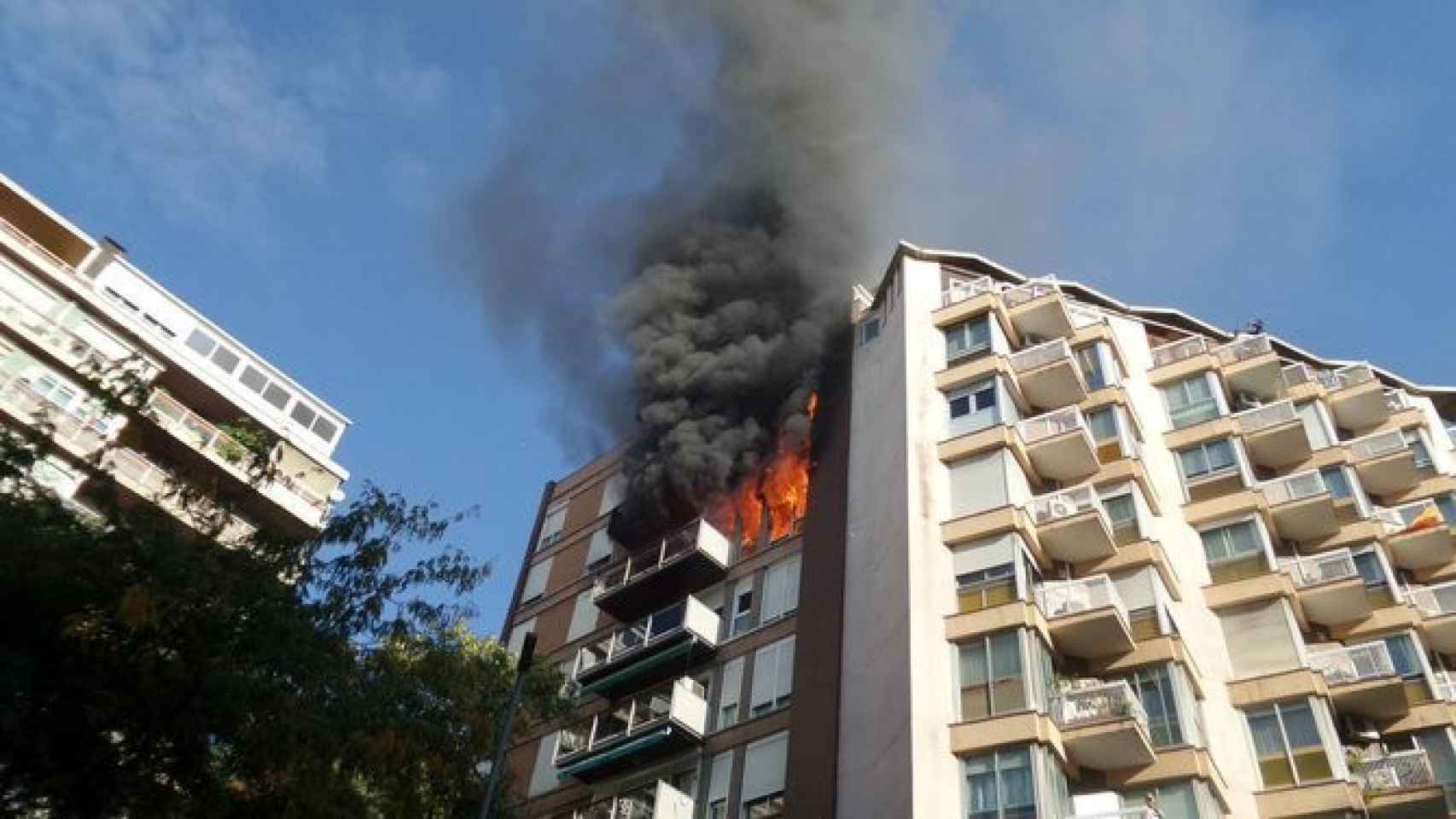 Incendio en Sarrià-Sant Gervasi / @324cat