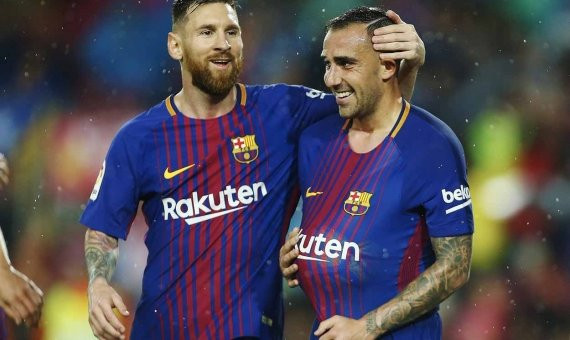 Messi celebra con Alcácer uno de los goles del Barça / EFE