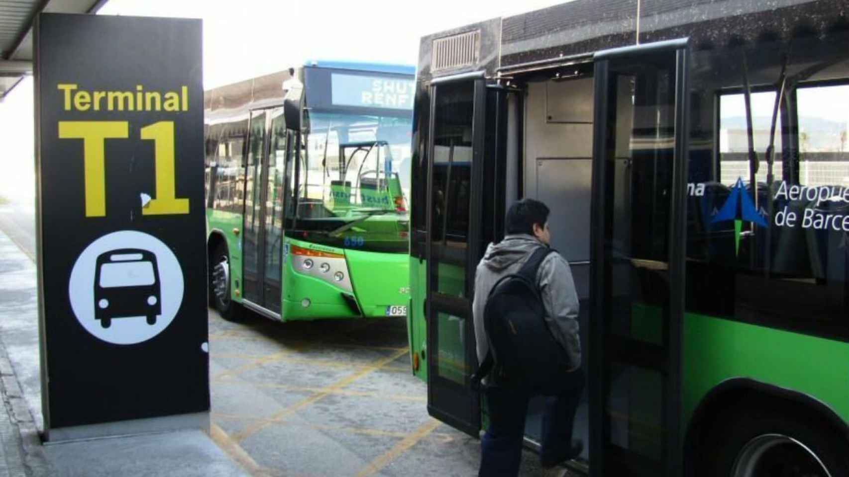 Autobuses lanzadera entre las terminales del aeropuerto barcelonés de El Prat