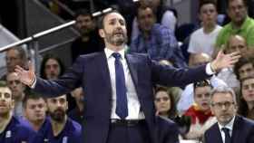 Sito Alonso atraviesa una complicada situación en el Barça de basquet / EFE