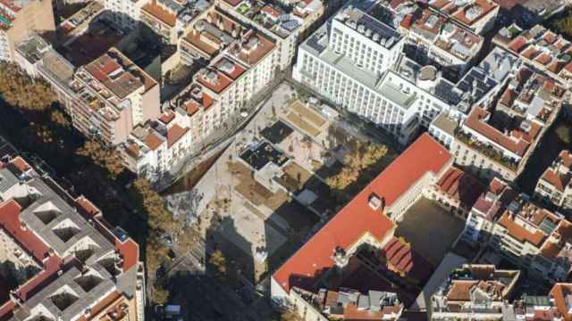 Nueva imagen de la plaza Folch i Torres ubicada en el Raval / Ayuntamiento de Barcelona