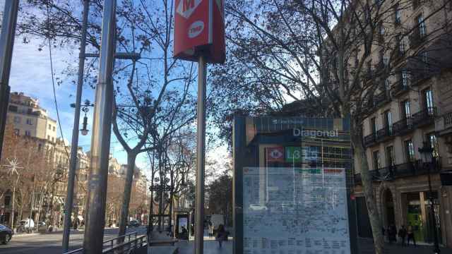 Parada de metro en Passeig de Gràcia / AO