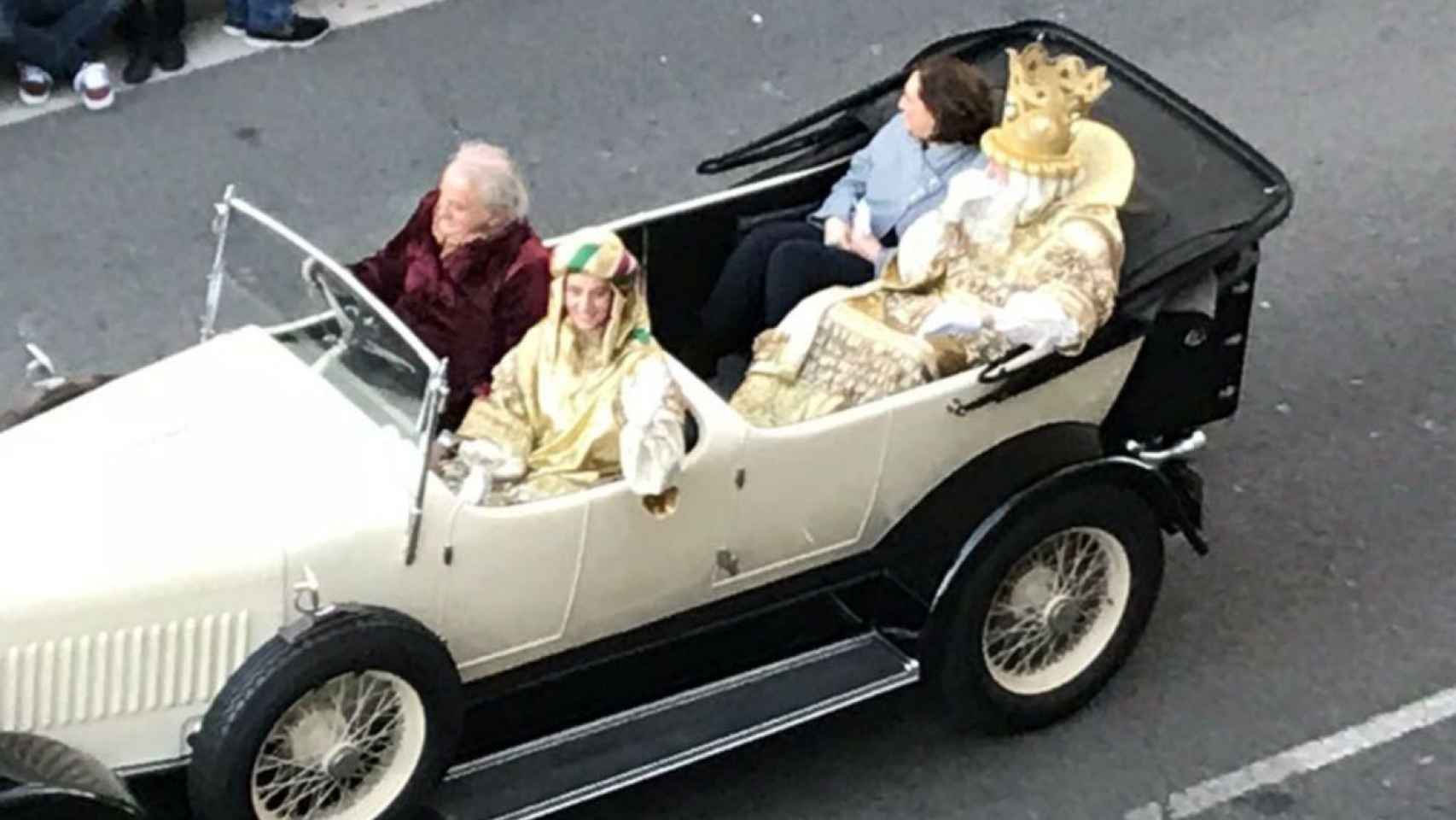 Colau, en un Rolls-Royce, el día de la cabalgata de Reyes