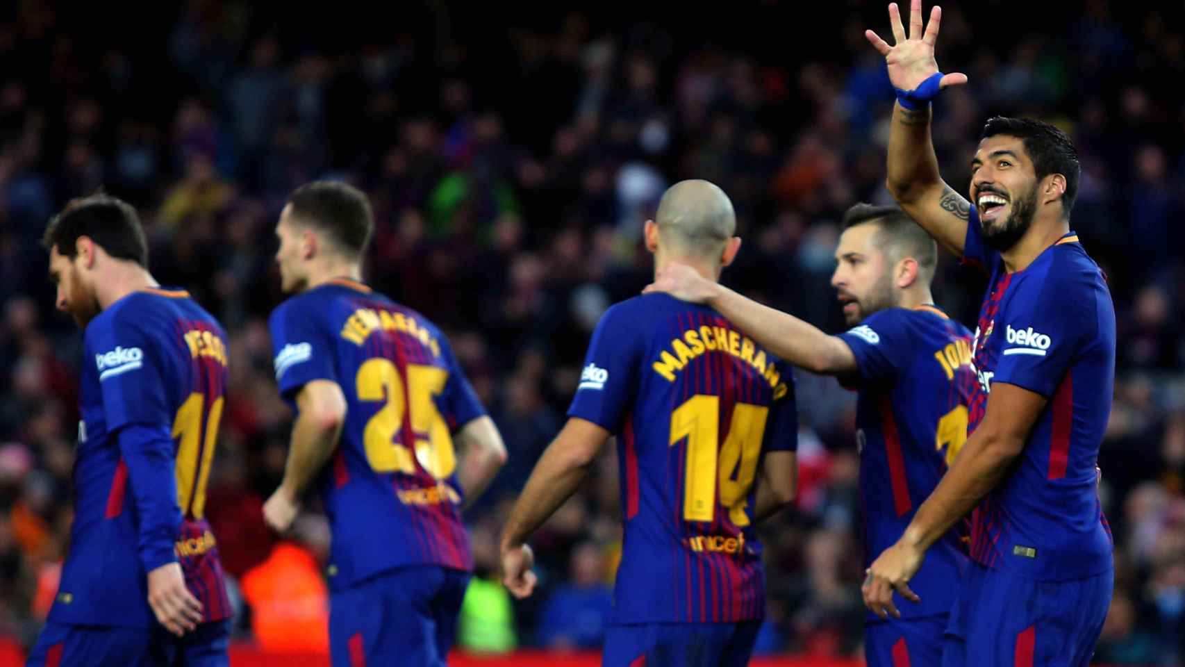 Los jugadores del Barça celebran un gol ante el Levante / EFE
