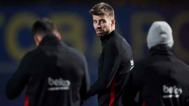 Gerard Piqué seguirá vinculado al Barcelona esta temporada y cuatro más / EFE