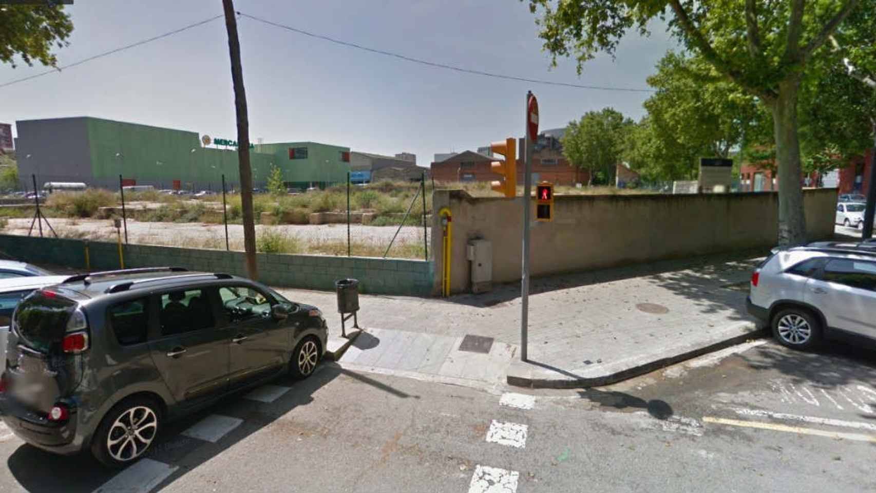 Terrenos donde se construye una gasolinera en el barrio del Maresme / Google Maps