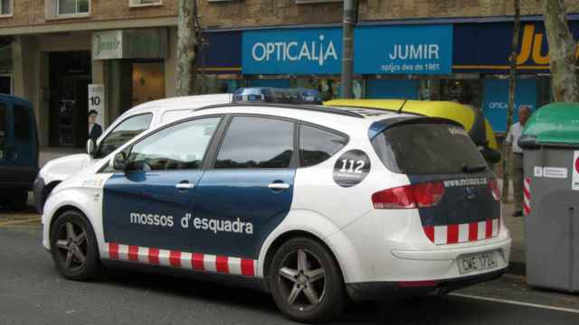 Detienen a un falso policía por encerrar a una joven en un hotel