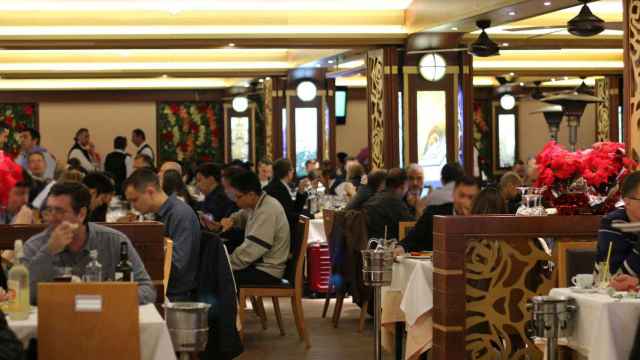 Los trabajadores de los locales de restauración del Port Olímpic temen por su inmediato futuro / MIKI