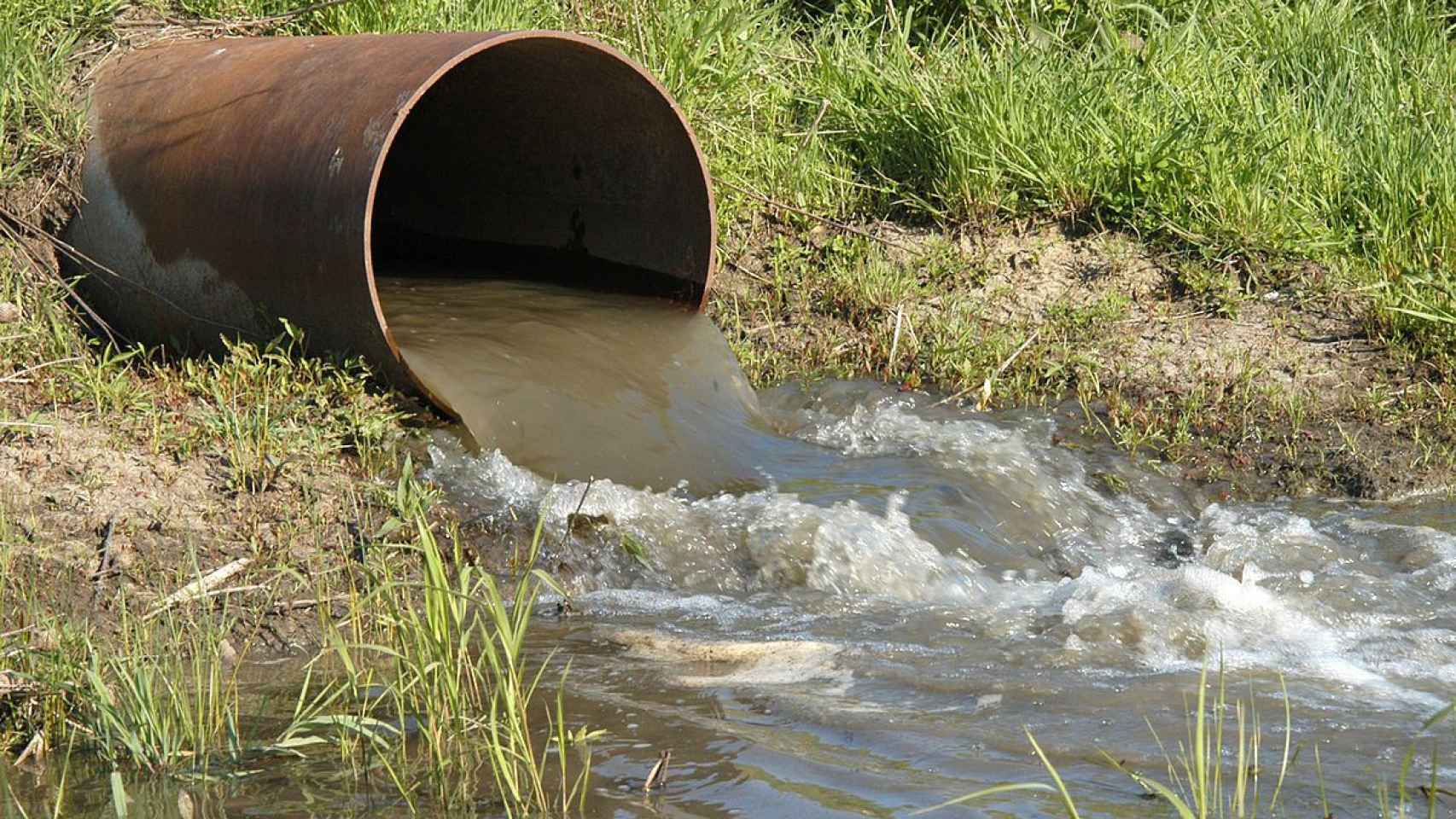 Depurar las aguas contaminadas por residuos mineros vertidas al río Llobregat para hacerlas potables cuesta más de 128 millones de euros